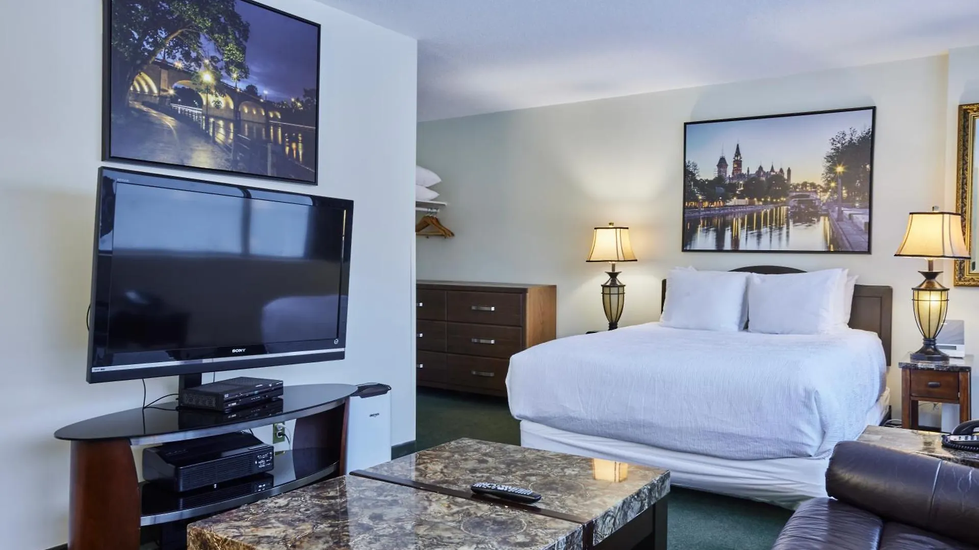 The Business Inn Otawa Apartahotel