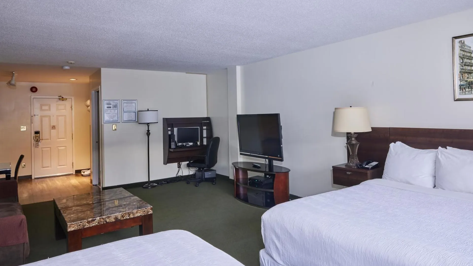 The Business Inn Otawa Apartahotel
