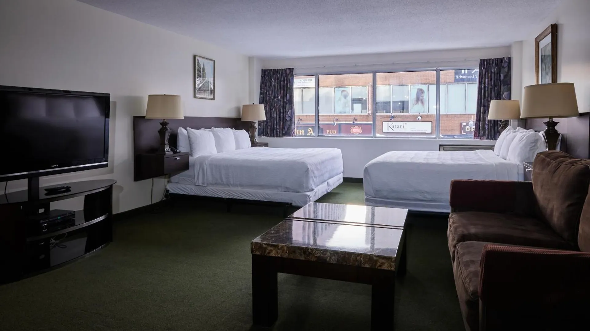 The Business Inn Otawa 3*,