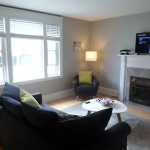 Beautiful, Clean, Quiet 2 Br-in Downtown Ottawa. Parking, Wifi And Netflix Included Appartement
