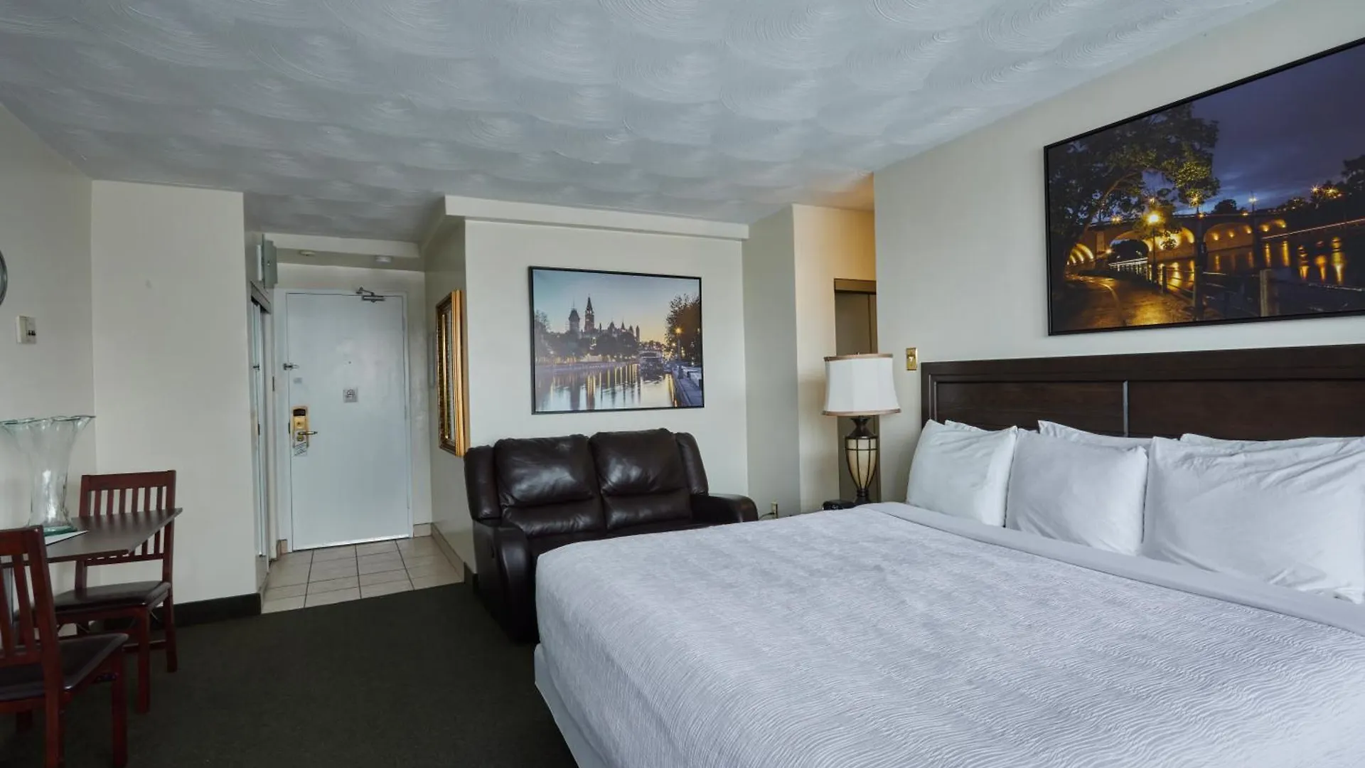 The Business Inn Ottawa 3*,